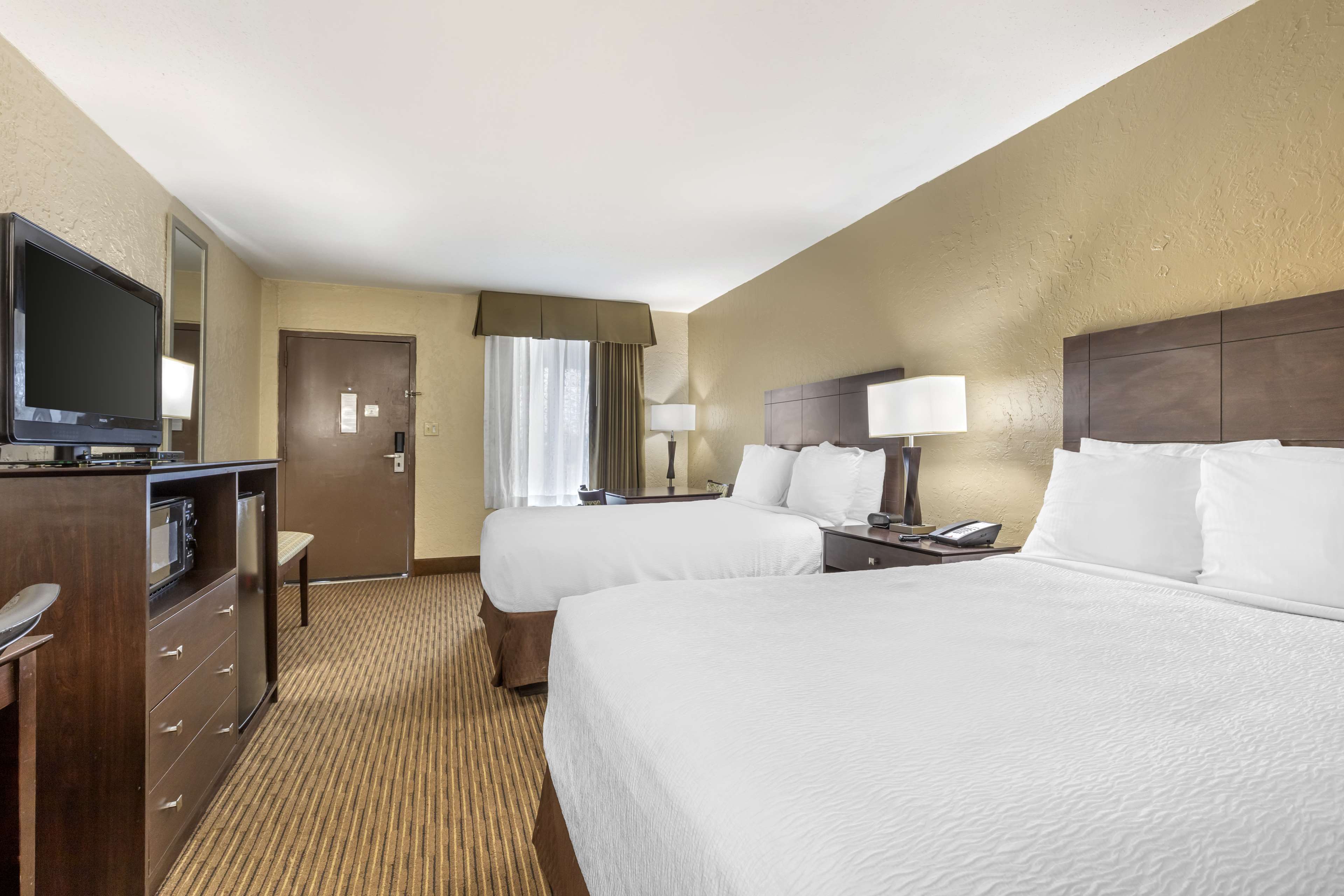 Best Western Of Hope Room Type - Accessible - 2 Double, Mobility Accessible, Communication Assistance, Roll In Shower, Non-Smoking, F