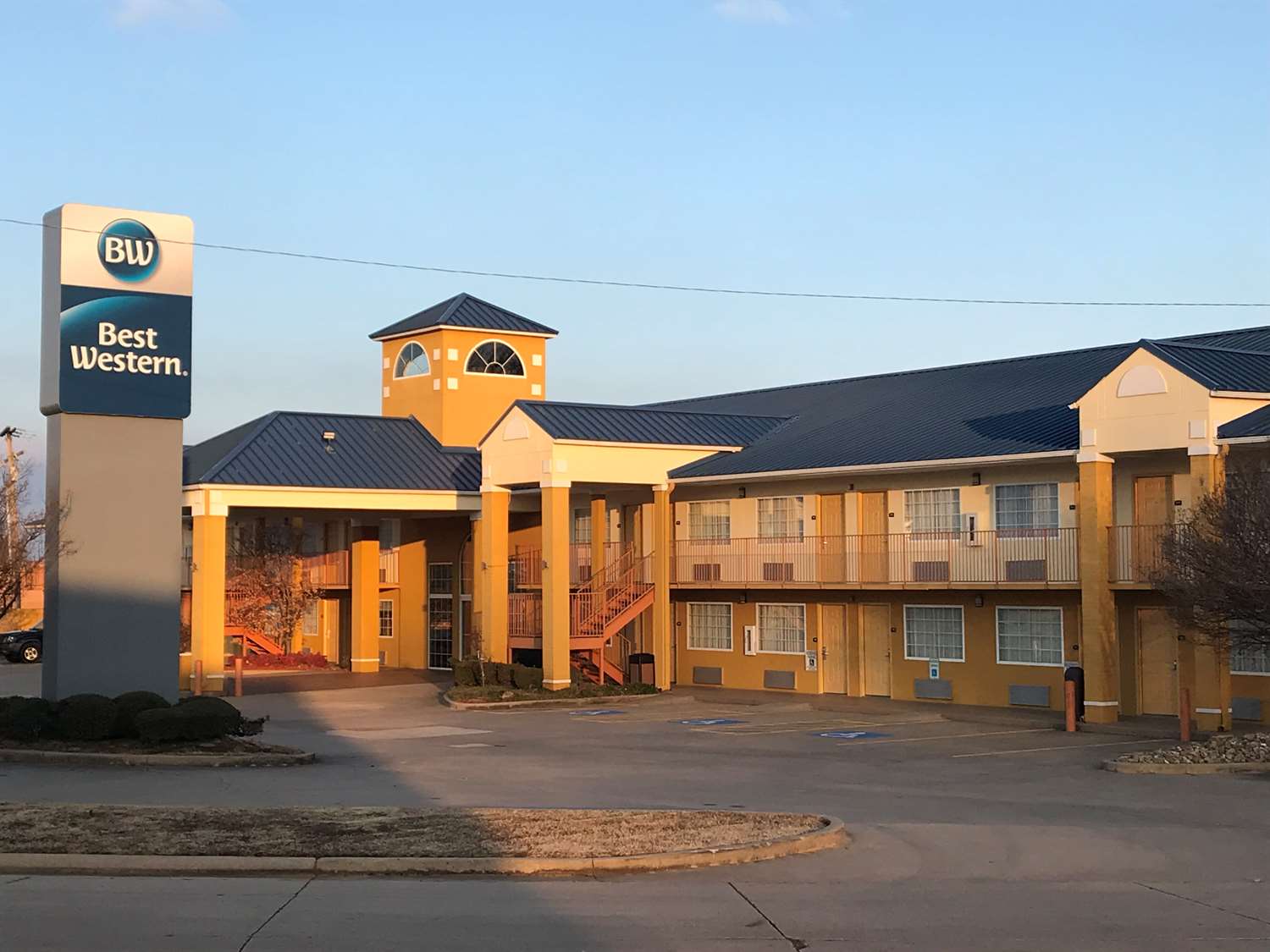 Best Western Inn Van Buren, AR See Discounts