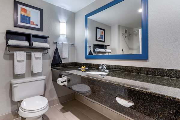  - Best Western Plus Castlerock Inn & Suites Bentonville