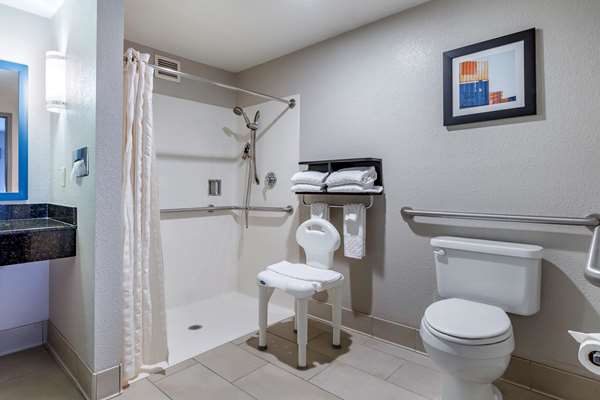  - Best Western Plus Castlerock Inn & Suites Bentonville