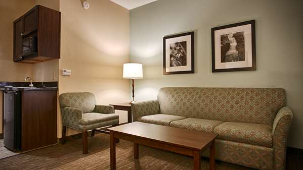  - Best Western Plus Texarkana Inn & Suites - I-30, Exit 1