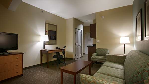  - Best Western Plus Texarkana Inn & Suites - I-30, Exit 1