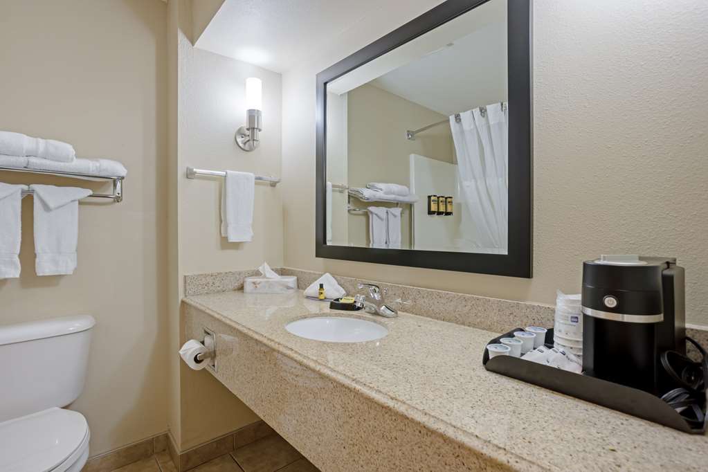 Best Western Plus Lonoke Hotel-guestroom-Guest Room,Bathroom,On-Site.jpg