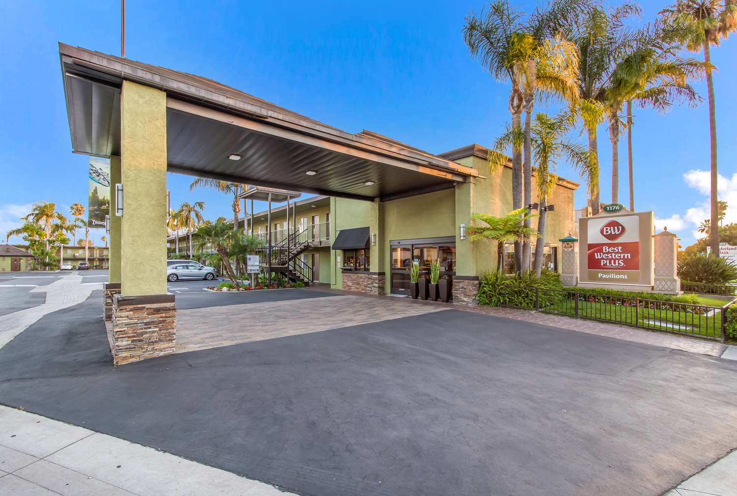 Best Western Plus Pavilions Anaheim, CA See Discounts