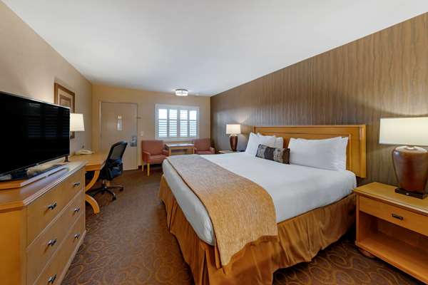  - Best Western Plus Pavilions Anaheim - I-5, Exit 109