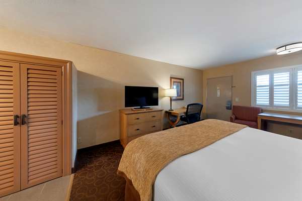  - Best Western Plus Pavilions Anaheim - I-5, Exit 109