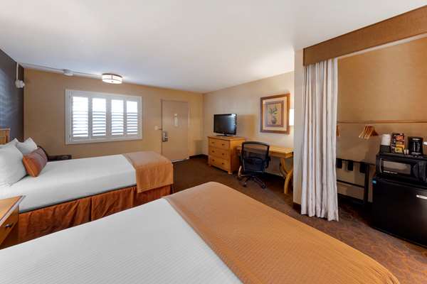  - Best Western Plus Pavilions Anaheim - I-5, Exit 109