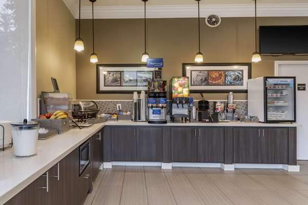 Amenities - Best Western Town House Lodge Carmel