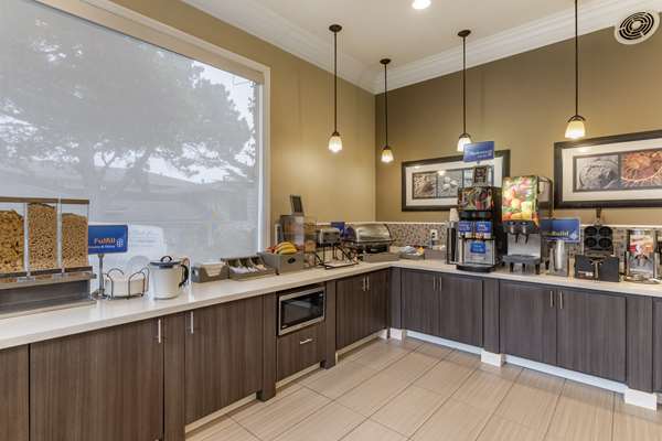 Amenities - Best Western Town House Lodge Carmel
