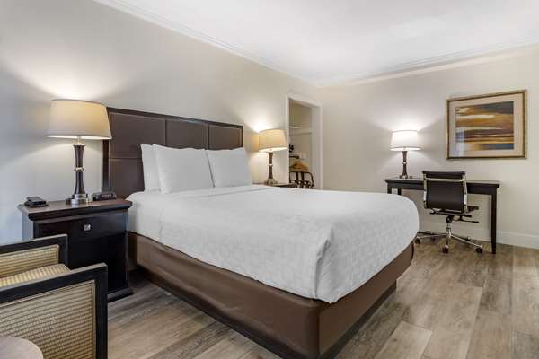  - Best Western Town House Lodge Carmel