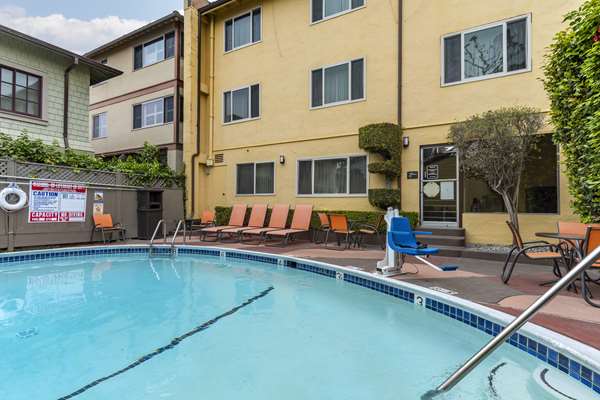 Pool - Best Western Town House Lodge Carmel