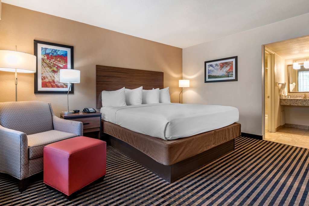 Best Western Town House Lodge-guestroom-Guest Room,On-Site.jpg