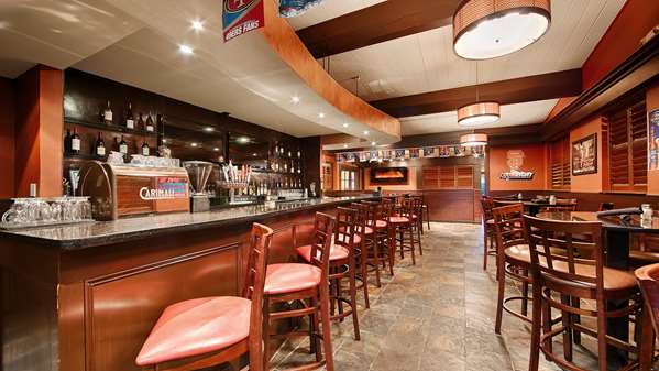 Bar - Best Western Petaluma Inn - CA 116, Exit 474