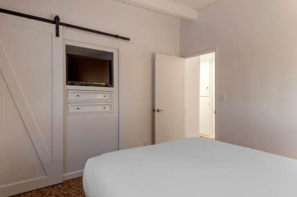 Suite - Best Western Plus Encina Inn Santa Barbara