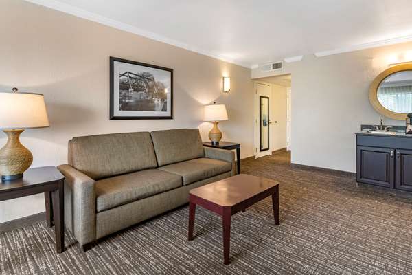  - Best Western Plus Garden Court Inn Fremont - I-880, Exit 17