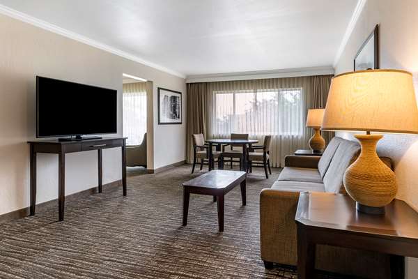  - Best Western Plus Garden Court Inn Fremont - I-880, Exit 17