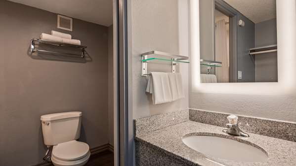  - Best Western Yacht Harbor Hotel San Diego