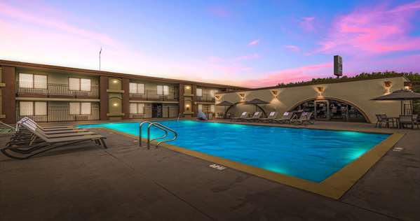 Pool - Best Western Roseville Inn - I-80, Exit 103