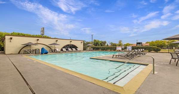 Pool - Best Western Roseville Inn - I-80, Exit 103