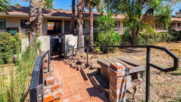 Exterior view - Best Western Sandman Inn Sacramento - I-5, Exit 520