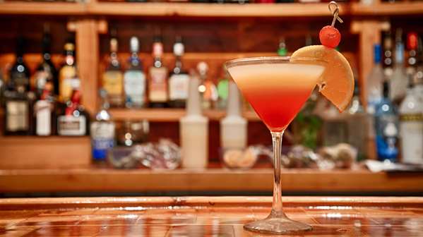 Bar - Best Western Plus Tree House Inn Mt Shasta - I-5, Exit 738