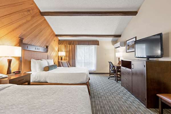  - Best Western Plus Tree House Inn Mt Shasta - I-5, Exit 738