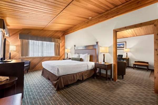  - Best Western Plus Tree House Inn Mt Shasta - I-5, Exit 738