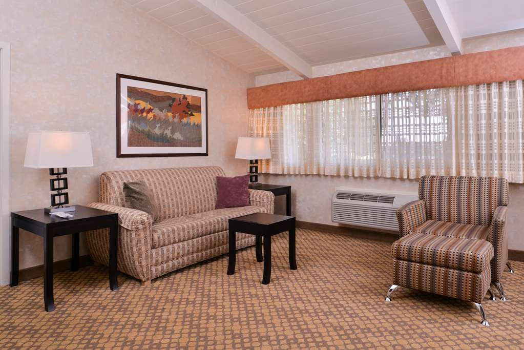 Best Western Corte Madera Inn-guestroom-Guest Room,Queen bed,Sitting area,Suite,Indoor/Interior,On-Site.jpg