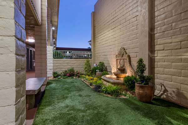  - Best Western Plus Hilltop Inn Redding - I-5, Exit 677