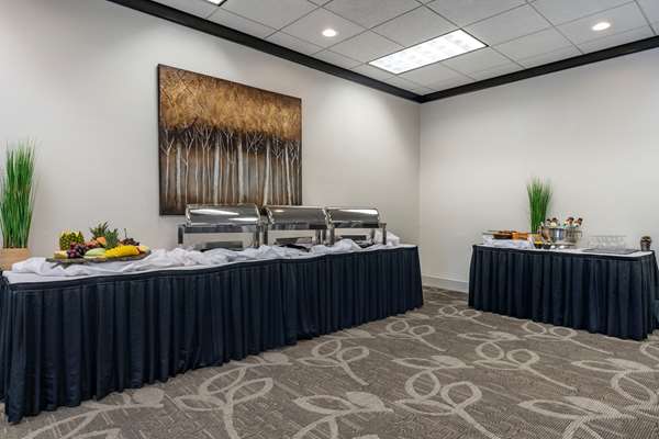  - Best Western Plus Hilltop Inn Redding - I-5, Exit 677