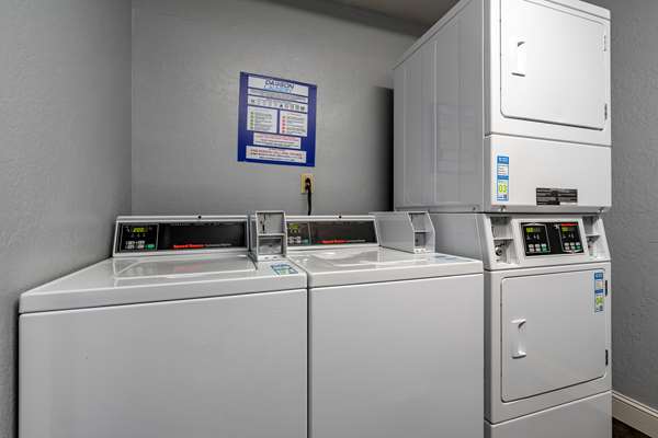  - Best Western Plus Hilltop Inn Redding - I-5, Exit 677