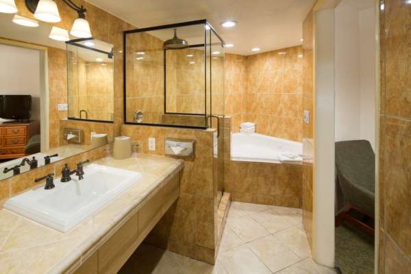 Suite - Best Western Seven Seas Inn San Diego - I-8, Exits 4A & 4B