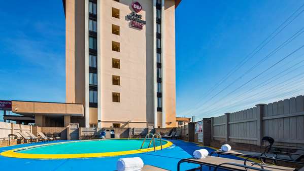 Pool - Best Western Plus Grosvenor SFO Airport Hotel