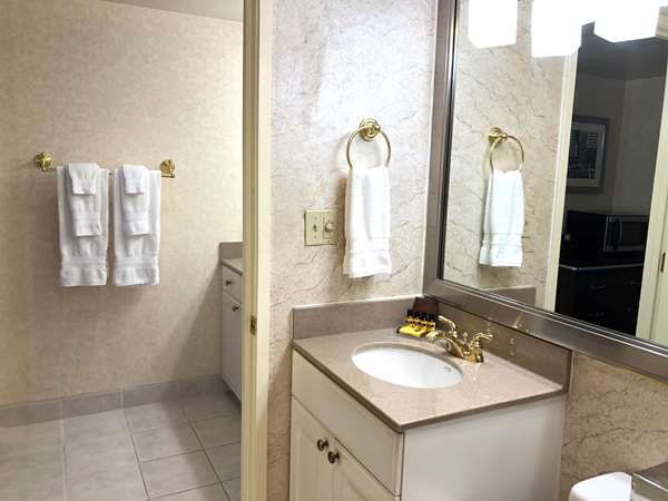 Suite - Best Western Plus Grosvenor SFO Airport Hotel