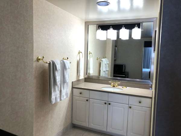 Suite - Best Western Plus Grosvenor SFO Airport Hotel