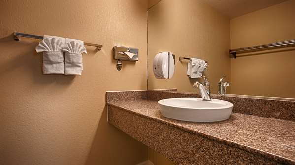  - Best Western Anderson Inn - I-5, Exit 668