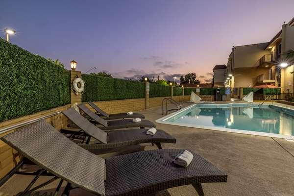 Pool - Best Western Plus South Bay Hotel Lawndale