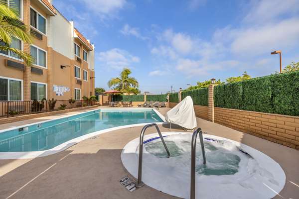 Pool - Best Western Plus South Bay Hotel Lawndale