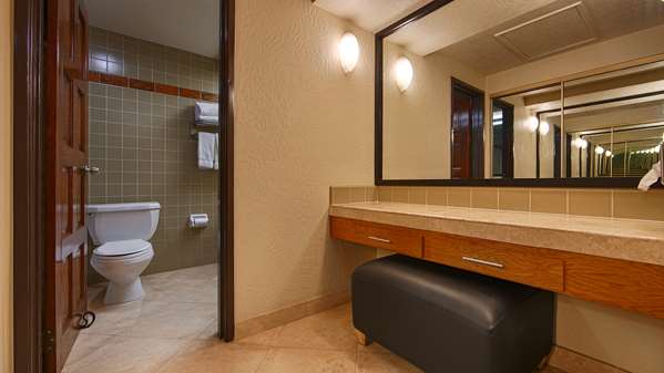  - Best Western Pine Tree Motel Chino