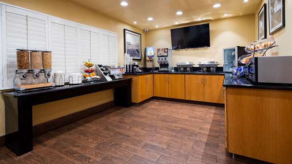 Restaurant - Best Western Pine Tree Motel Chino