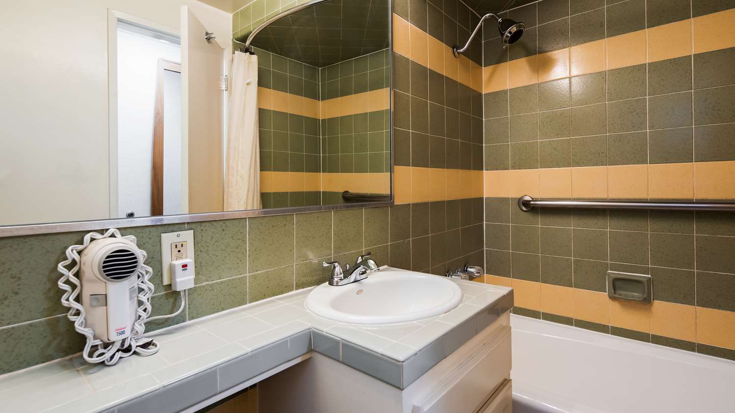 Best Western Pine Tree Motel Chino Ca See Discounts