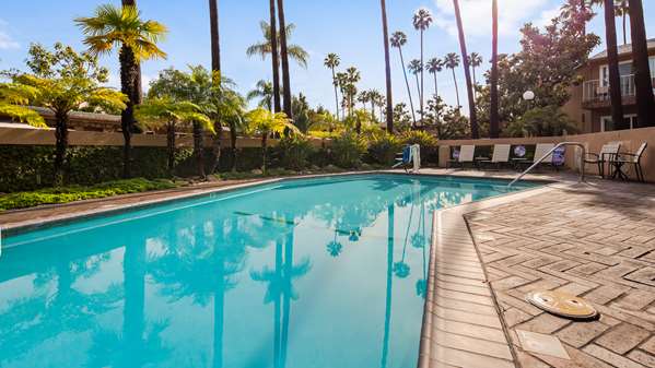 Pool - Best Western Pine Tree Motel Chino