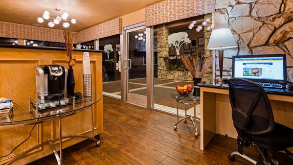  - Best Western Pine Tree Motel Chino