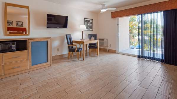  - Best Western Pine Tree Motel Chino