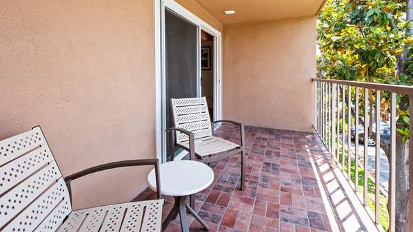  - Best Western Pine Tree Motel Chino