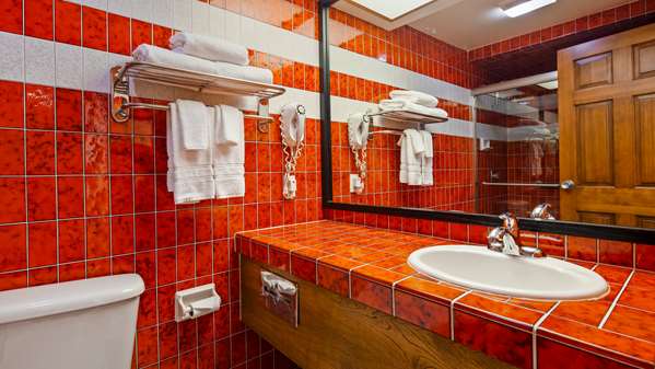  - Best Western Pine Tree Motel Chino