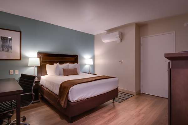  - Best Western Plus Inn of Ventura - US 101, Exit 70