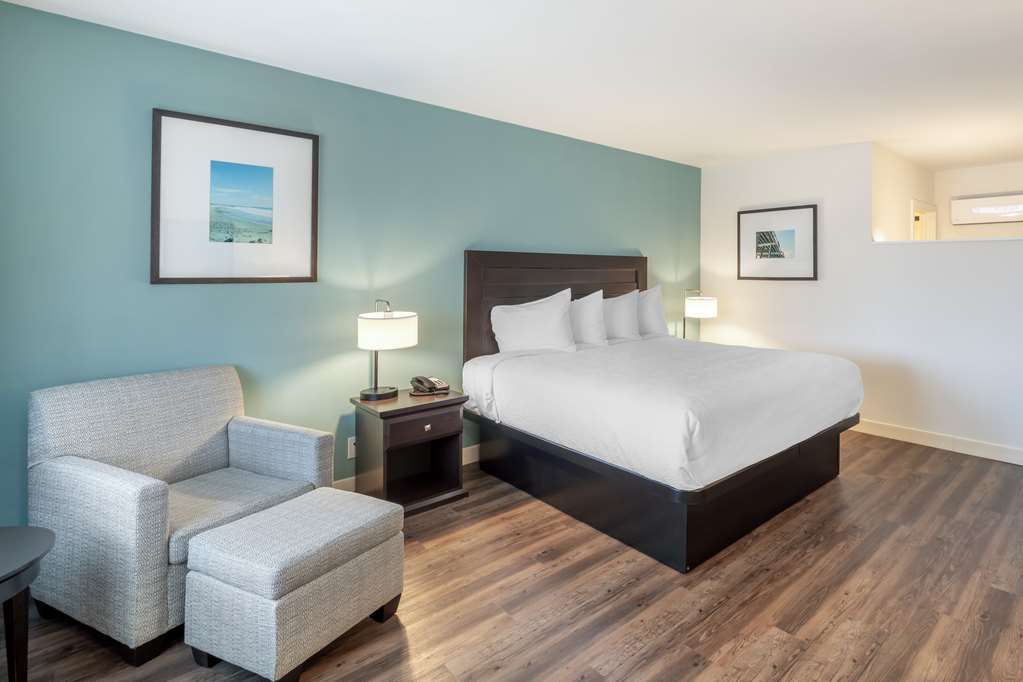 Best Western at Ventura Pier-guestroom-Guest Room,On-Site.jpg