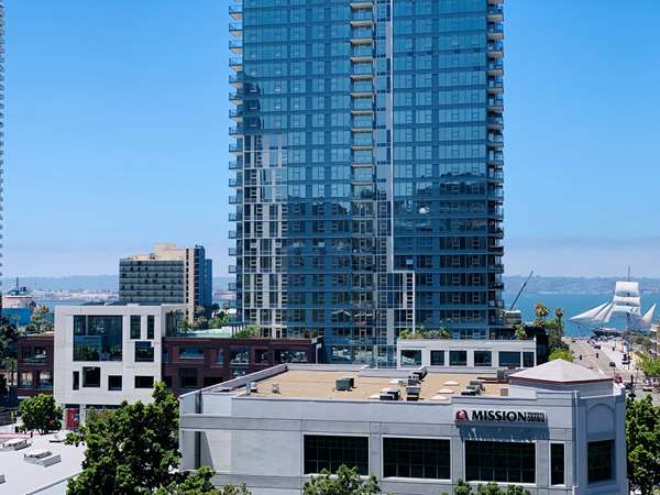  - Best Western Plus Bayside Inn San Diego - I-5, Exits 16B & 17