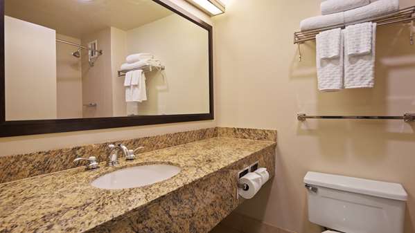  - Best Western Plus Bayside Inn San Diego - I-5, Exits 16B & 17